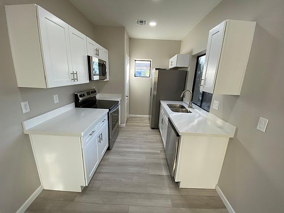 4th image of 13617 N Hamilton Dr Unit 101