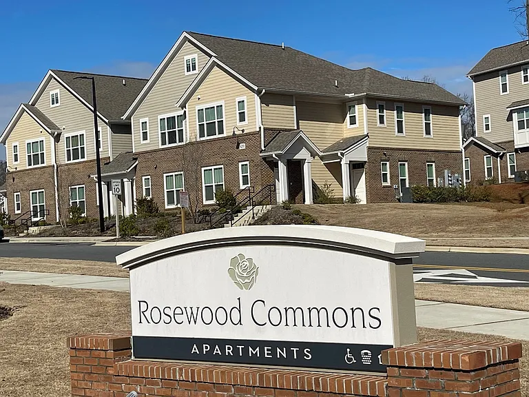 Rosewood Commons — Photo 1