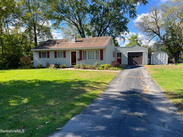 43 Doreen St, Pittsfield, MA 01201