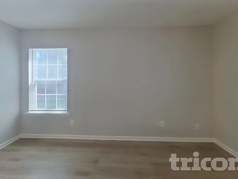 248 Eagle Pointe Dr — Photo 5