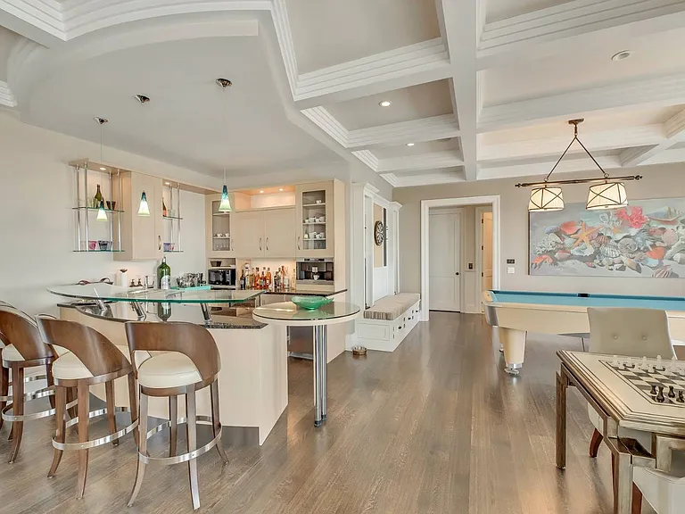19 Dune Rd — Photo 11