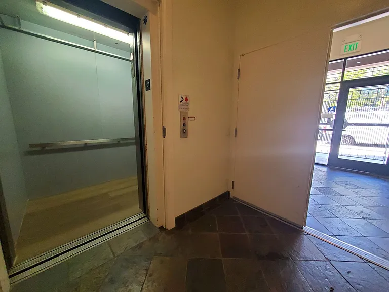 805 Rutland St — Photo 7
