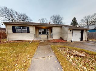 1515 S 10th St, Grand Forks, ND 58201