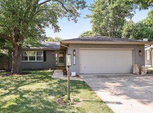 2003 Bittersweet Dr, Champaign, IL 61821