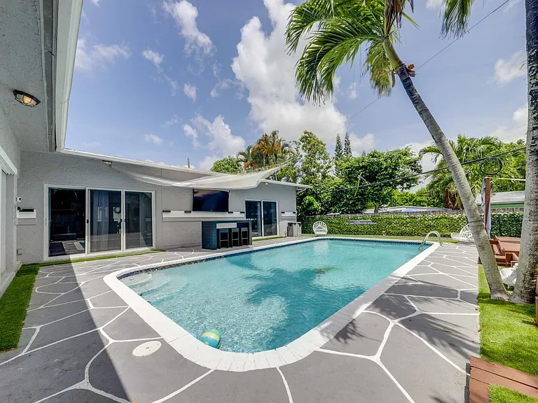 3609 SW 58th Ave — Photo 4