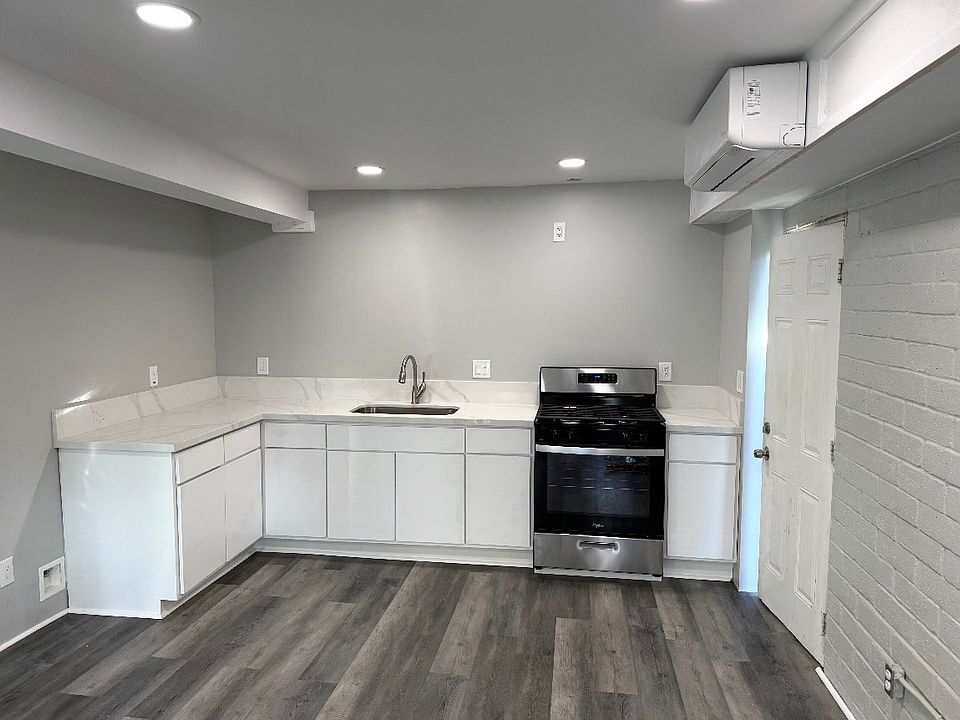 1st image of 711 E 9th St #C