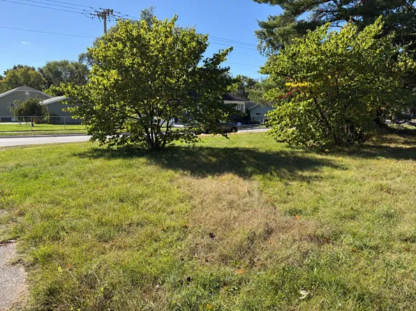 1094 Broadway Ave, Benton Harbor, MI 49022
