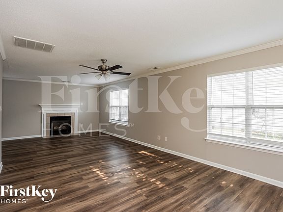 3rd image of 120 Milroy Ln