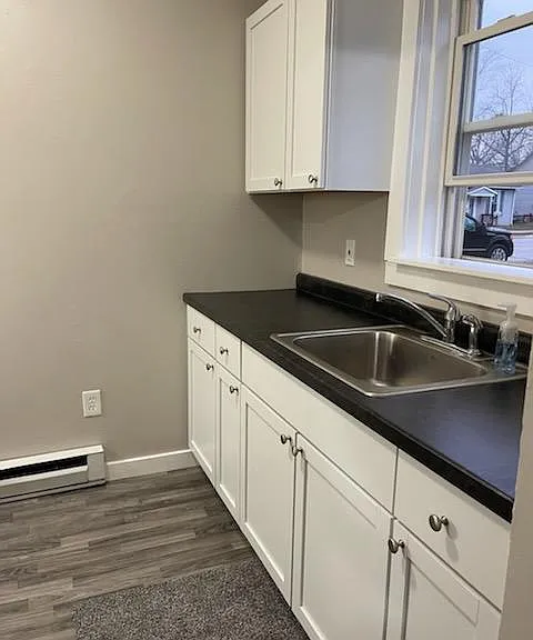 636 Elm Ave #B — Photo 3