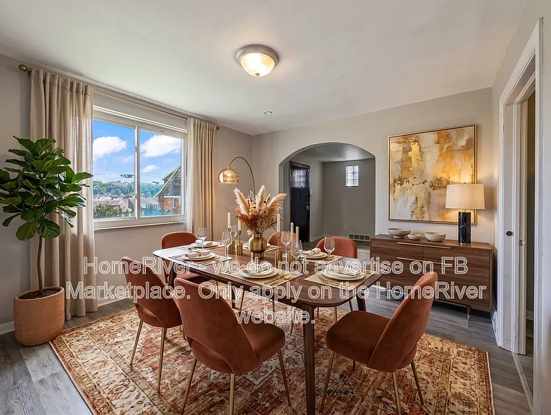 3 bed, 1.0 bath, 1056 sqft, $1,300 — Photo 3