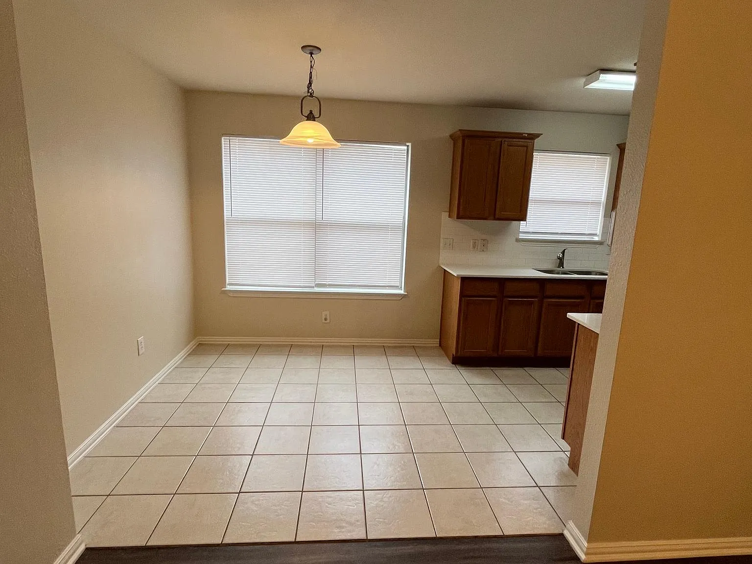 3 bed, 1346 sqft, $1,700 — Photo 3