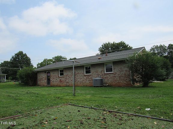 3rd image of 200 W Chilhowie Ave