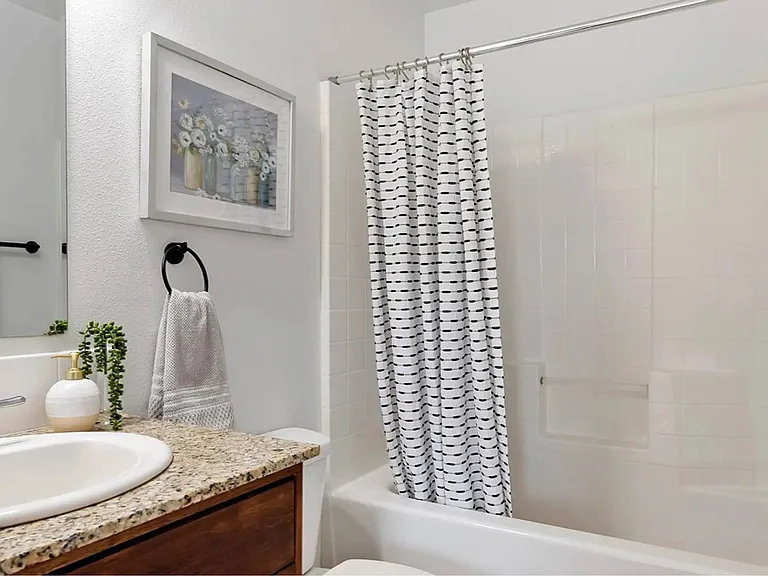 Linder Springs Townhomes — Photo 18