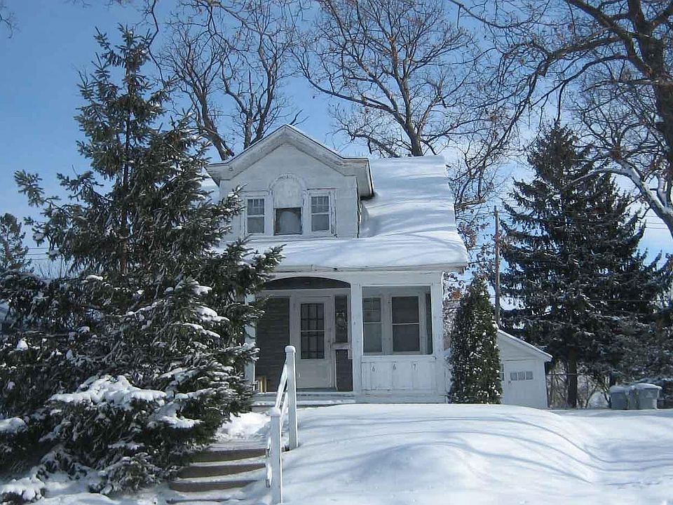 1st image of 667 S Oak Park Ct