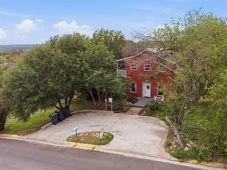 1104 Franklin Dr — Photo 23