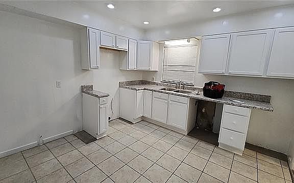 3rd image of 2831 NE 14th Ave