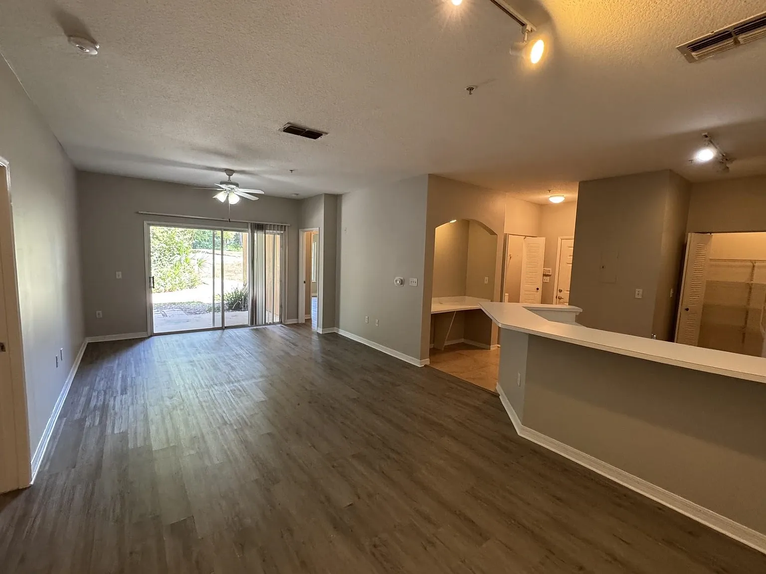 2 bed, 2.0 bath, 1181 sqft, $1,650 — Photo 4