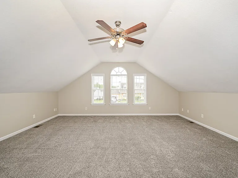 239 Heritage Cir E — Photo 14