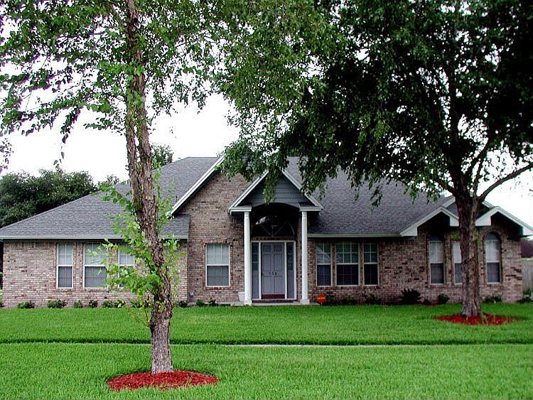 958 Wilderland Dr - Brick Front