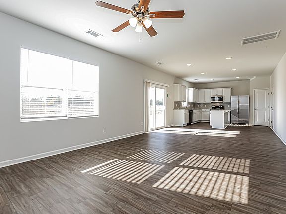 5th image of 610 Samuel Lee Ln