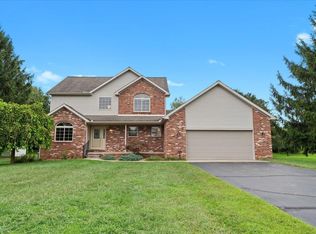 6961 Goldwin Dr, Brighton, MI 48116