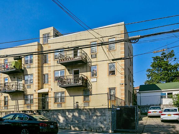 5th image of 87-05 168th St