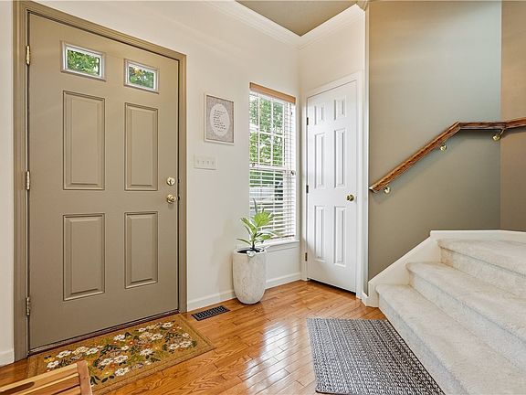 4th image of 181 Southern Valley Ct