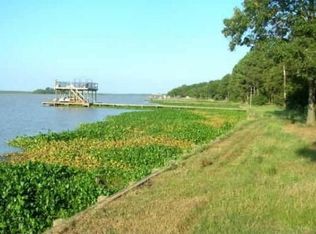 11 Deerwood Dr, Trinity, TX 75862