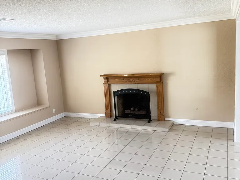 5043 Evergreen Ave — Photo 3