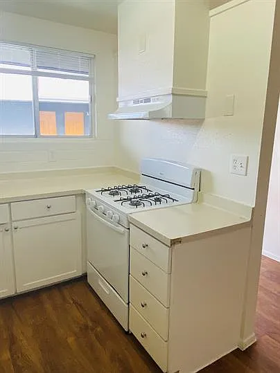 CATALINA VISTA APARTMENTS — Photo 39