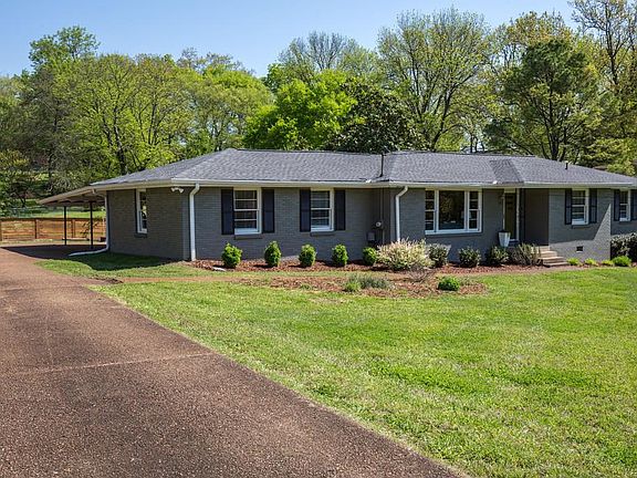 5th image of 904 Fairoaks Dr