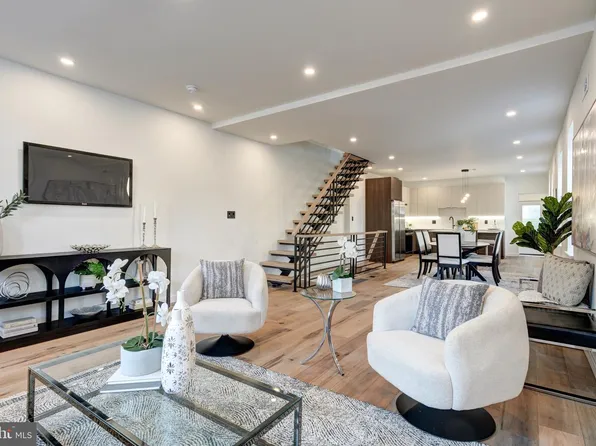 2329 E Dauphin St, Philadelphia, PA 19125