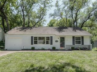 7673 Rainbow Dr, Prairie Village, KS 66208