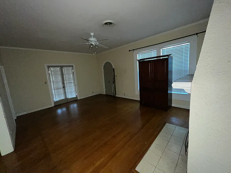 358 N Jefferson St — Photo 3