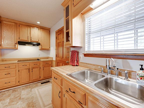 4th image of 6505 White Oak Valley Cir