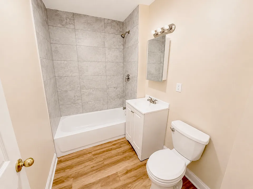19 Dunlap St #3