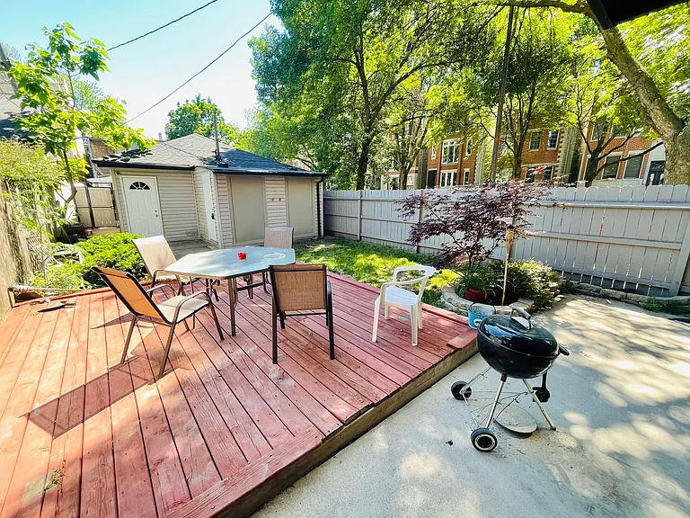 1957 W Henderson St #1 — Photo 9