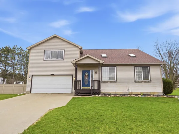 1223 Lori Ln, Fenton, MI 48430