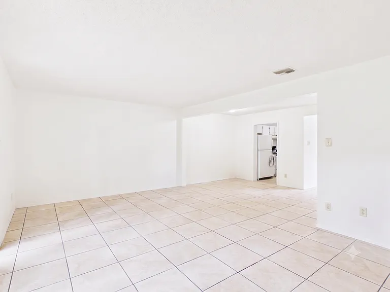 200 Buttercup Dr #201 — Photo 9