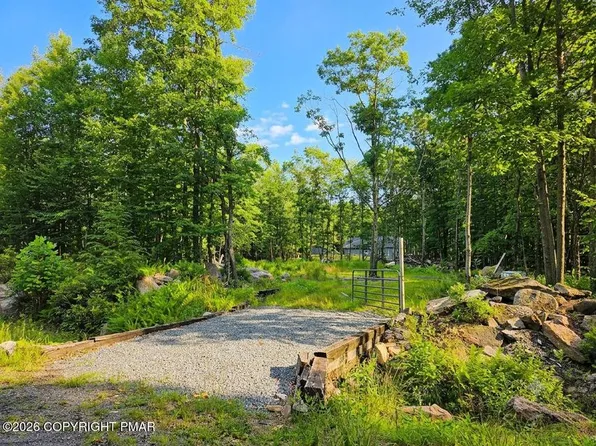 S Sycamore Dr, Jim Thorpe, PA 18229