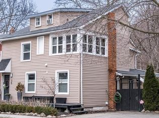 39 Park St E, Hamilton, ON L9H1C9