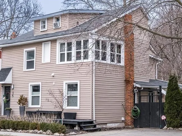 39 Park St E, Hamilton, ON L9H 1C9