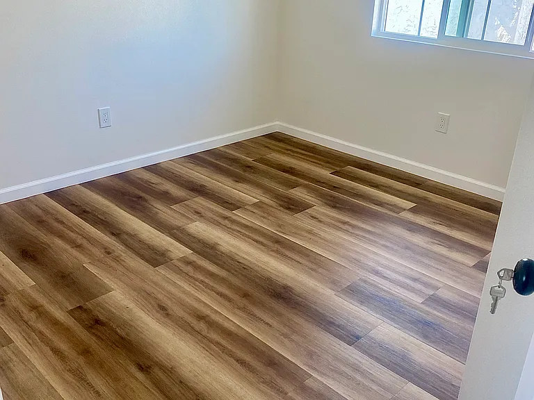 8006 Towne Ave — Photo 4