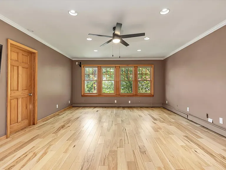 59 Burnside Ave #2 — Photo 2