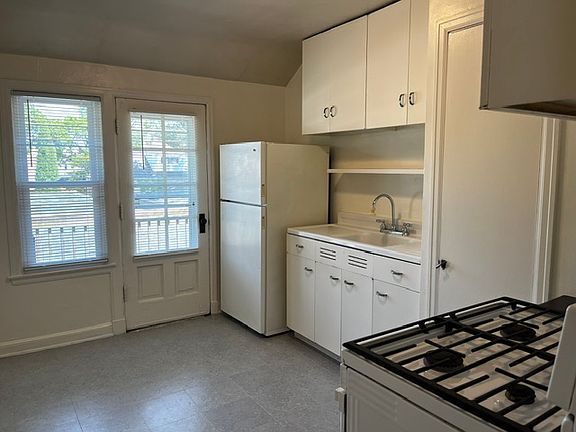 4th image of 4830 N Port Washington Rd #3