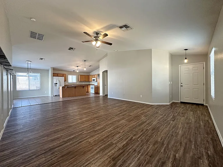 11820 W Banff Ln — Photo 2