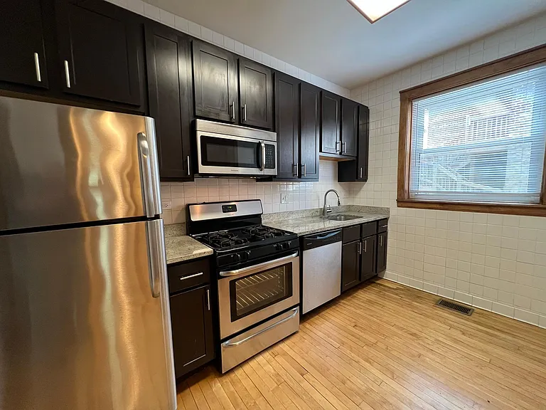 1535 West Addison — Photo 99