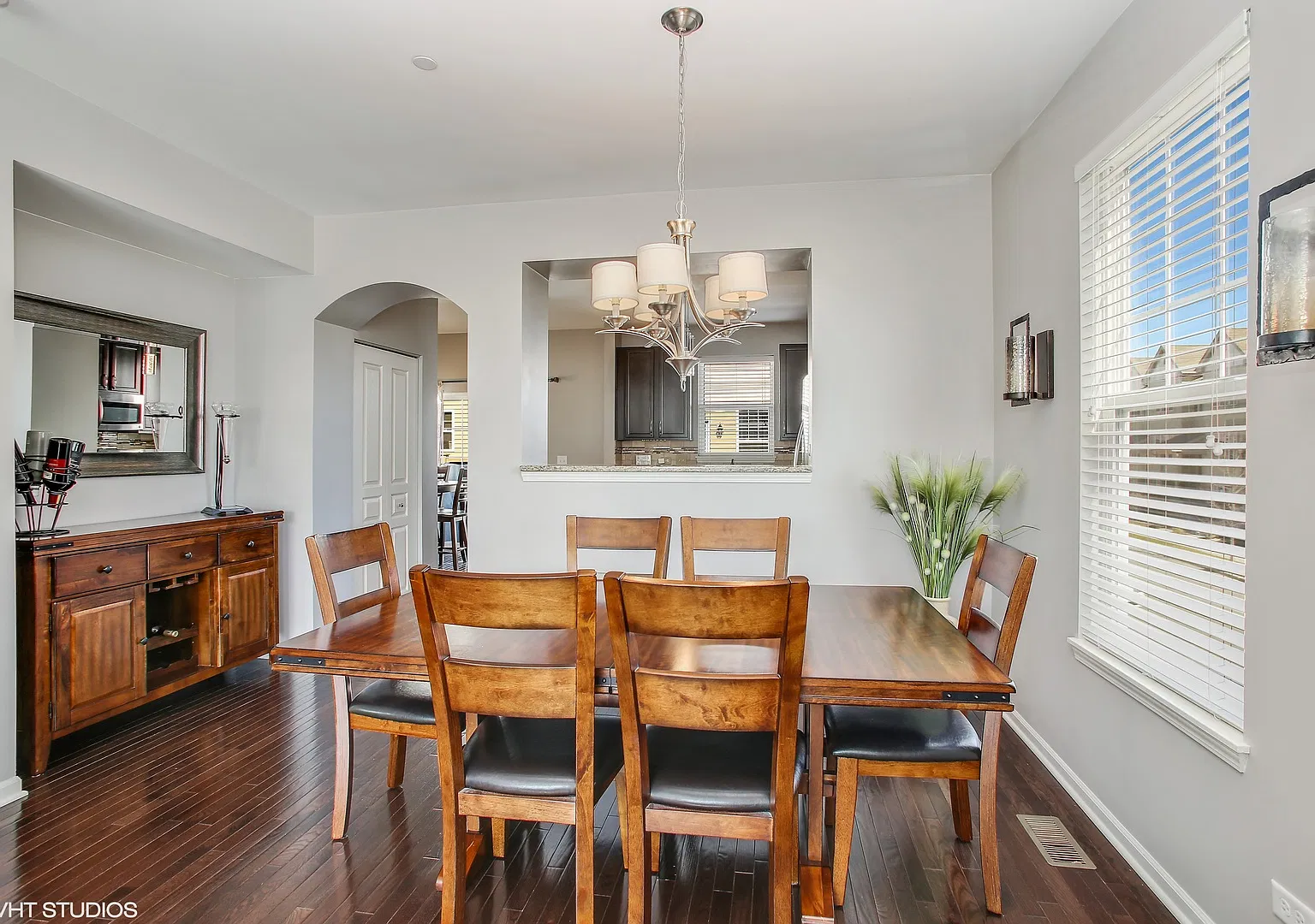 3 bed, 2.5 bath, 2162 sqft, $3,500 — Photo 4