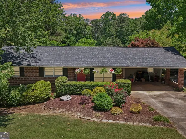 1292 Stoneybrook Dr, Tucker, GA 30084