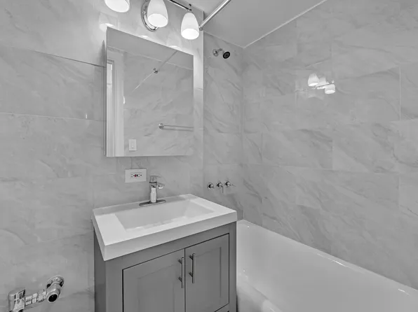 25 Tudor City Place image 9 of 18